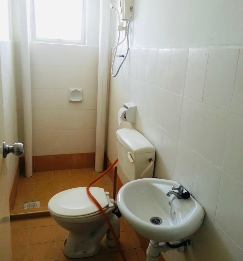 Serdang Villa, 3-Room 2-Bath 1-Parking, Top Floor, Bukit Serdang