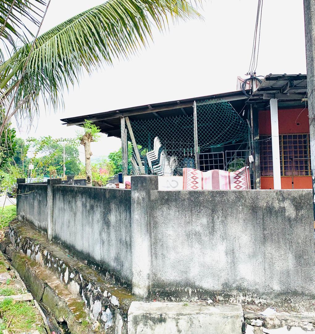 Single Storey, Corner Lot, 3 Room 2 Bath, Taman Sri Serdang