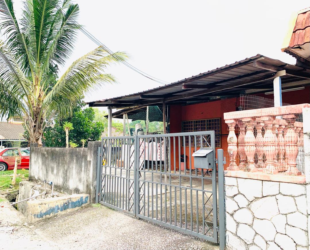 Single Storey, Corner Lot, 3 Room 2 Bath, Taman Sri Serdang