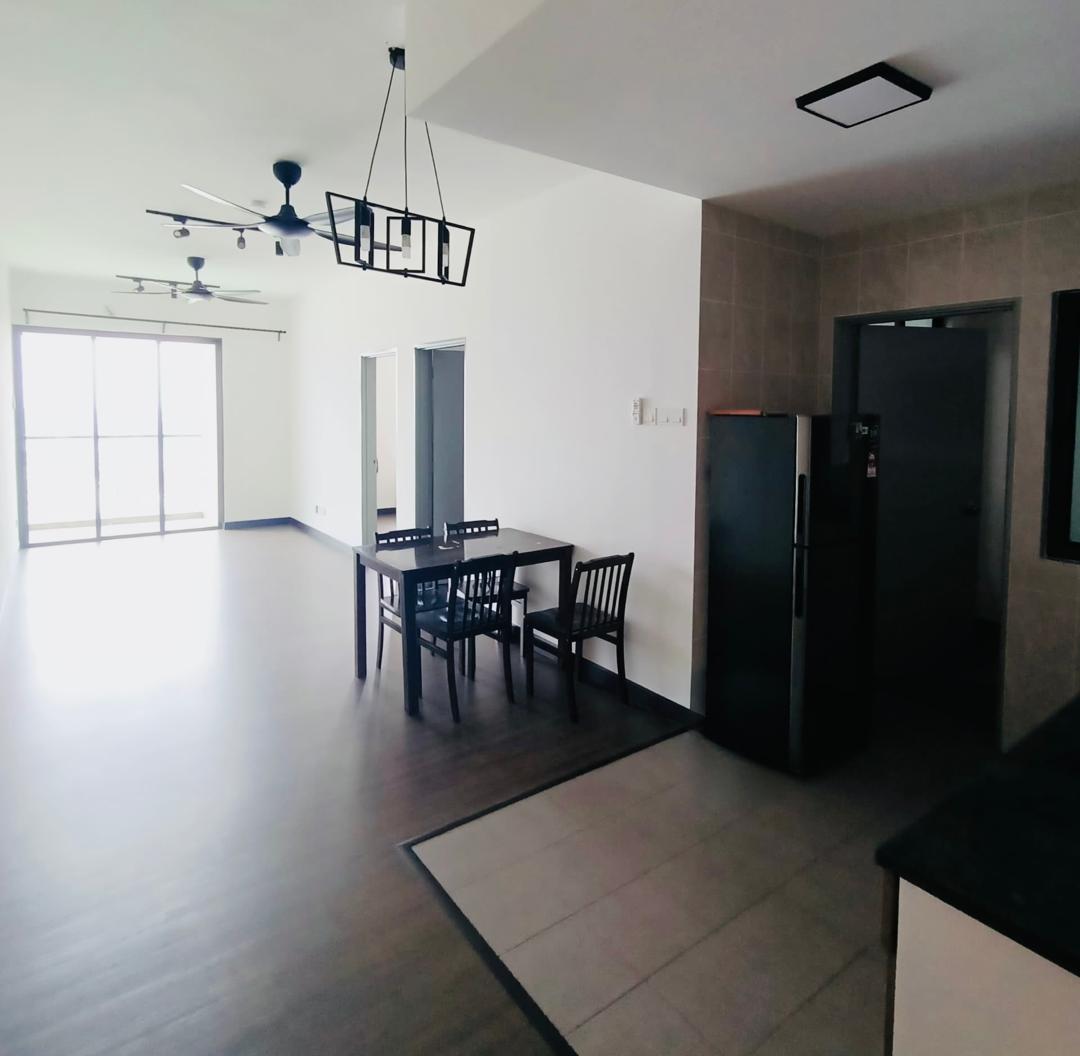 Vista Bangi, 3 Room 2 Bath Semi Furnish, Aircon Hotbath Kitchen Ready, Near Trains