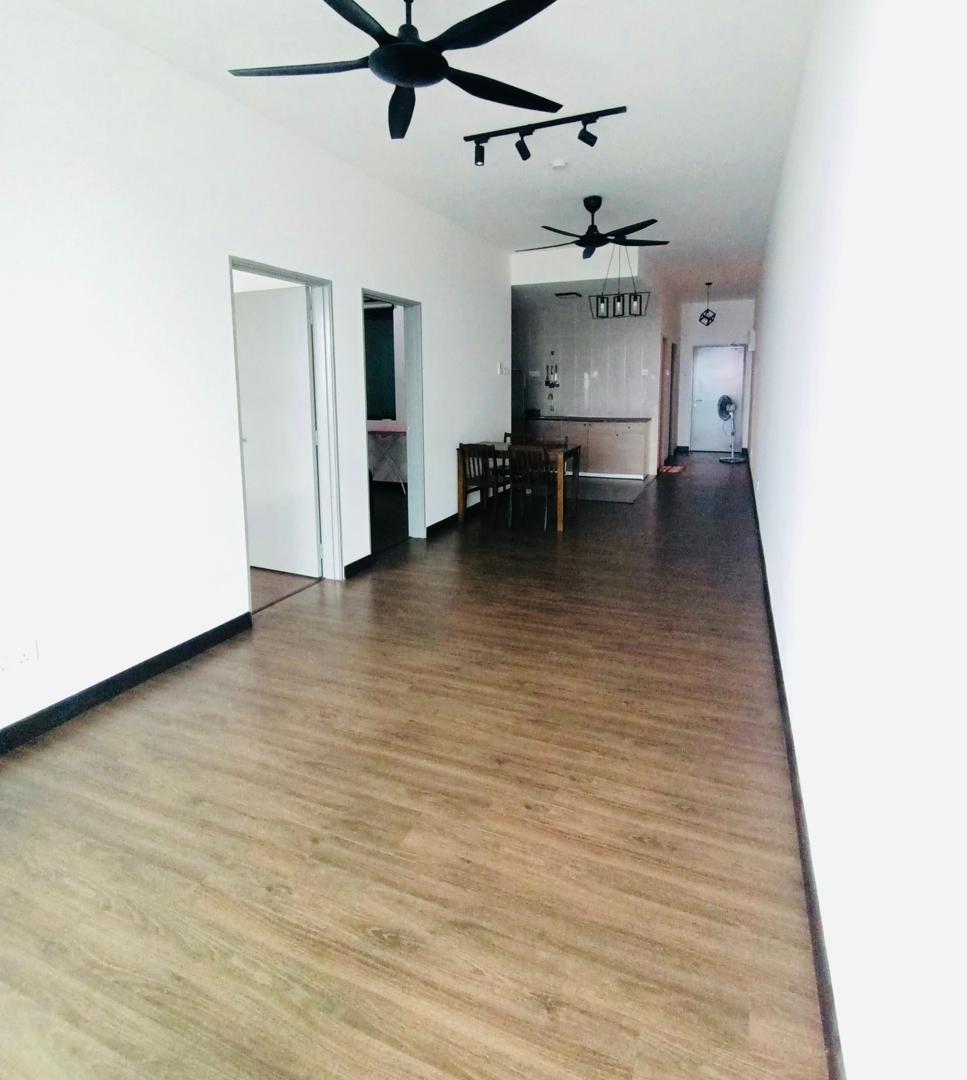 Vista Bangi, 3 Room 2 Bath Semi Furnish, Aircon Hotbath Kitchen Ready, Near Trains