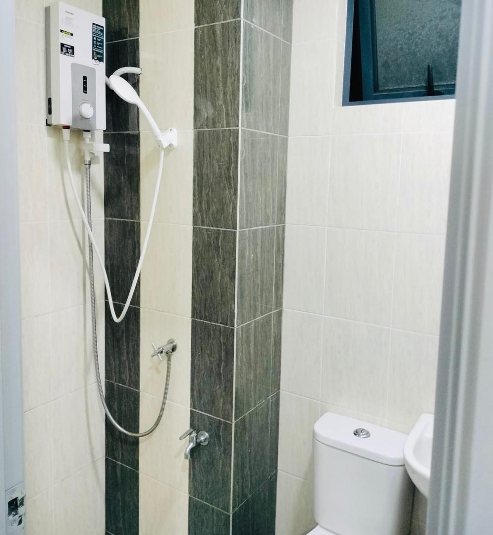 Vista Bangi, 3 Room 2 Bath Semi Furnish, Aircon Hotbath Kitchen Ready, Near Trains