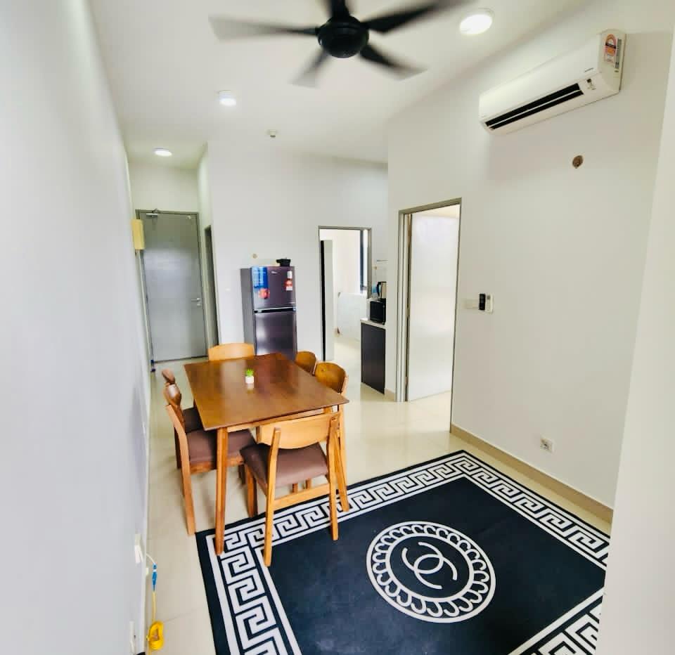 Ayuman Suites, 3 Room 2 Bath, Fully Furnish, Aircon Hotbath Kitchen Ready, Near Bus Stop