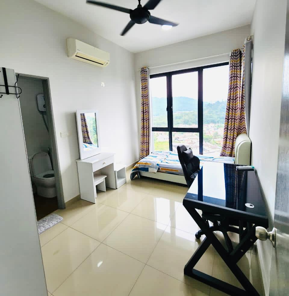 Ayuman Suites, 3 Room 2 Bath, Fully Furnish, Aircon Hotbath Kitchen Ready, Near Bus Stop