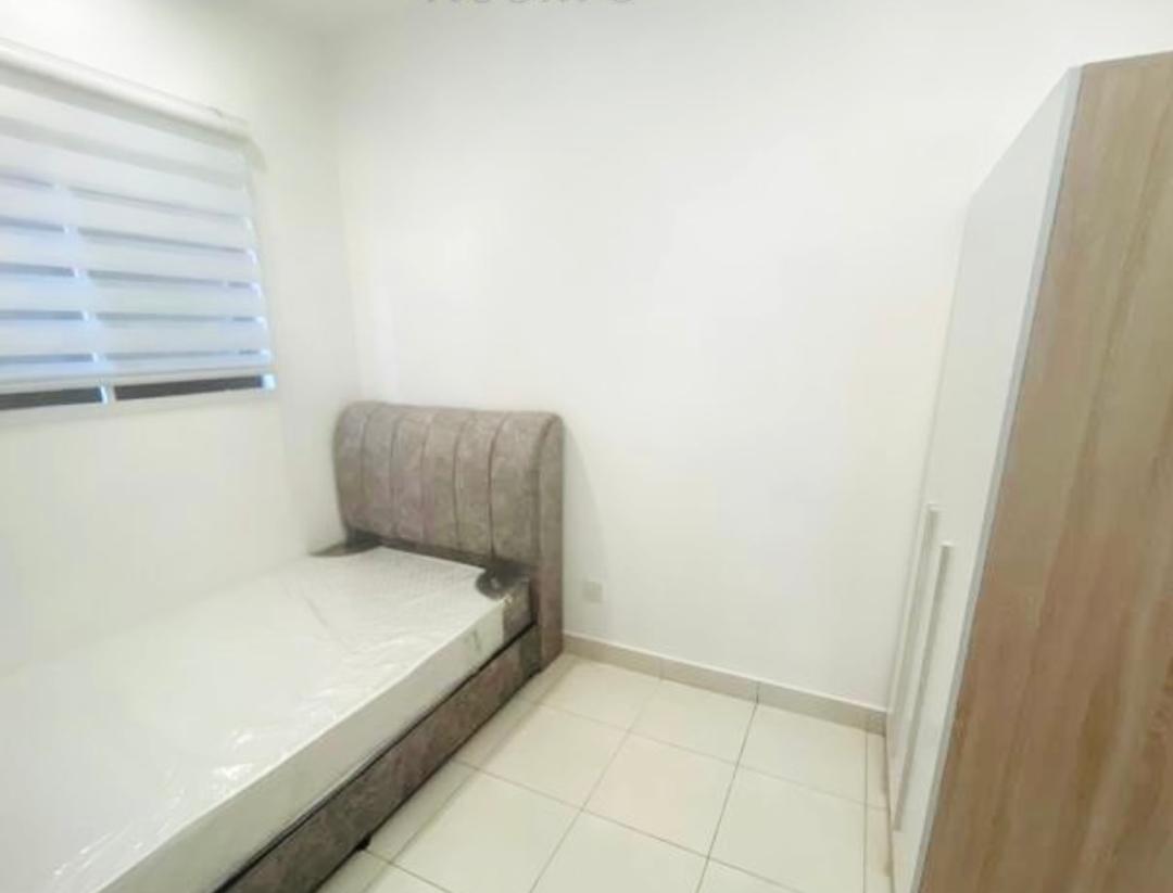 Arena Residences, 4 Room 2 Bath, Semi Furnished with Aircon at Warisan Puteri, Sepang