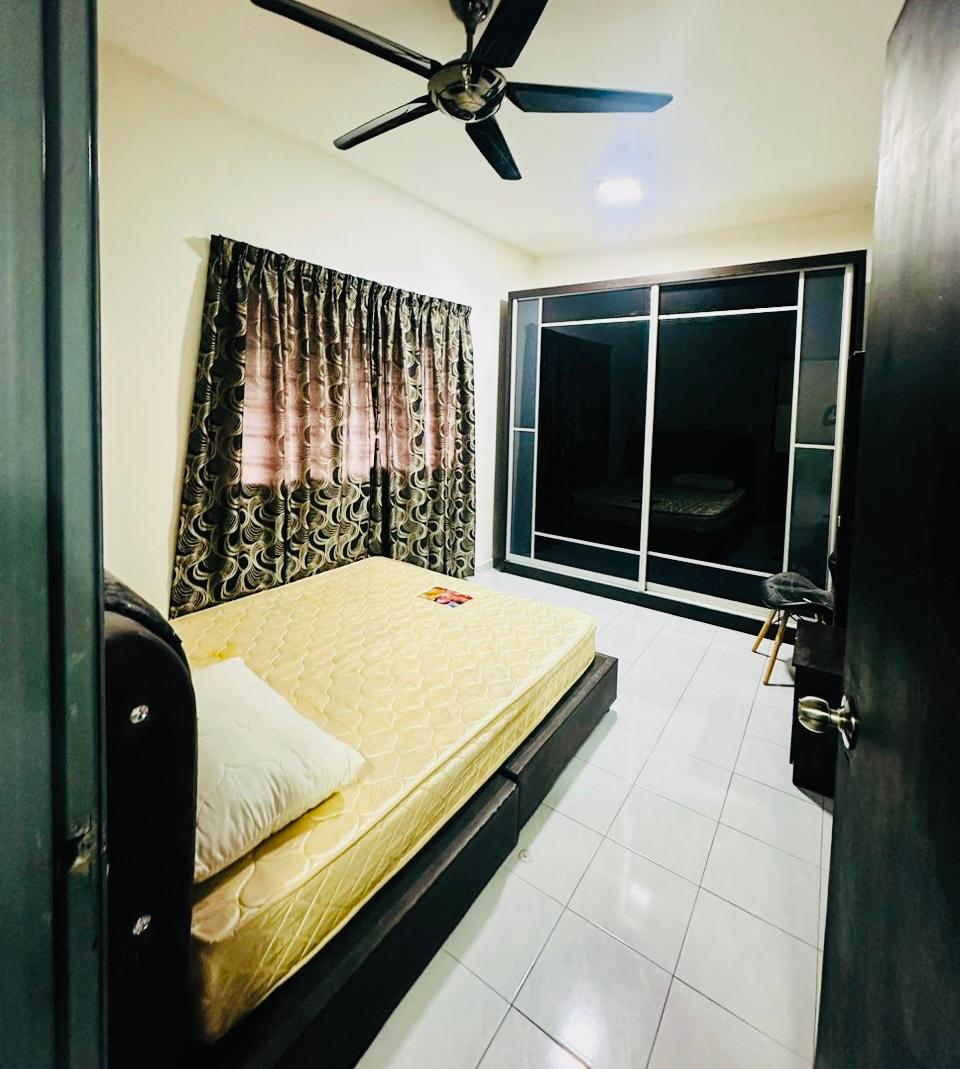 Taman Damai Utama, 3 Room 2 Bath, Renovated Walk Up Apartment, Puchong