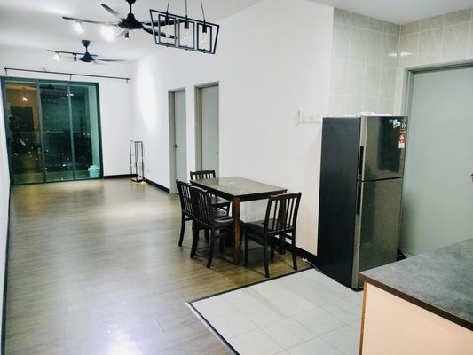 Vista Bangi, 3 Room 2 Bath Semi Furnish, Aircon Hotbath Kitchen Ready, Near Trains