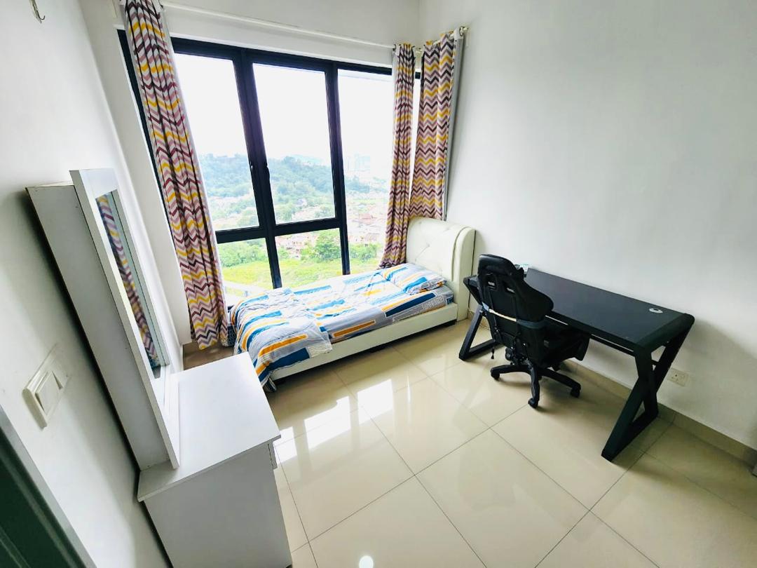Ayuman Suites, 3 Room 2 Bath, Fully Furnish, Aircon Hotbath Kitchen Ready, Near Bus Stop
