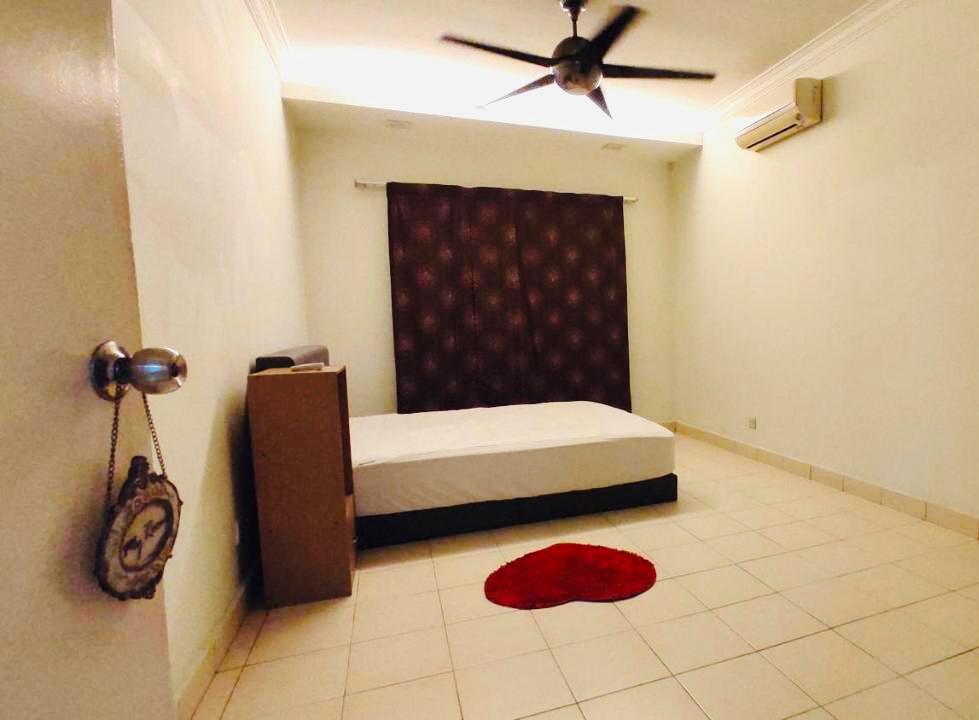 Serdang Villa, 3 Room 2 Bath 1 Parking, Semi Furnished, Bukit Serdang @ Seri Kembangan